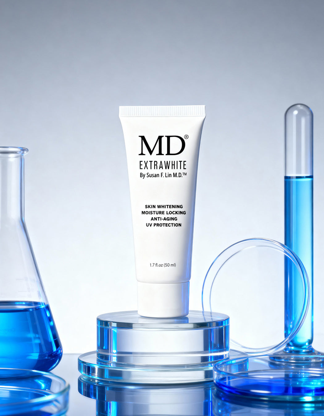 MD_Extra_White Shows product benefits: suitable for all skin types, translucent white texture, locks in moisture, reduces pigmentation and melasma, provides UV protection, and supports anti-aging.